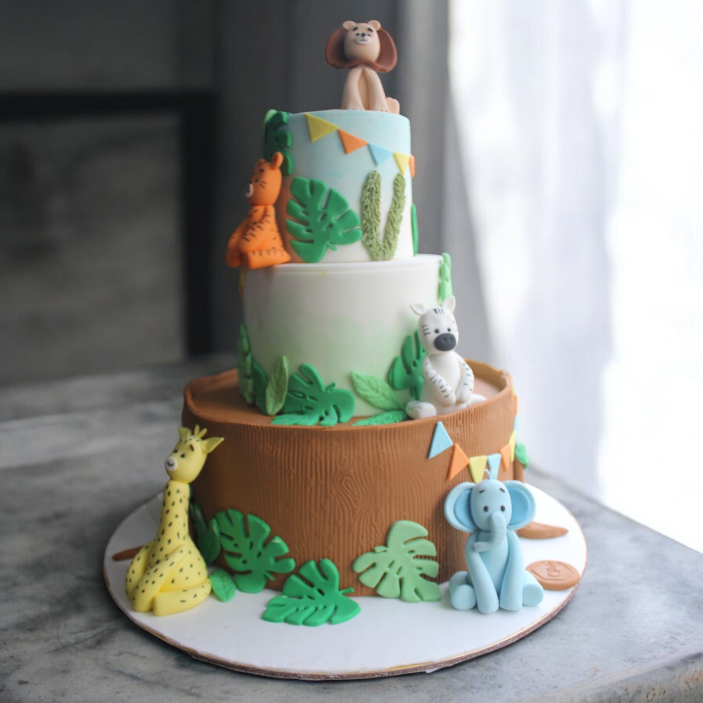 ZOROY Tiered Jungle Love Theme Cake