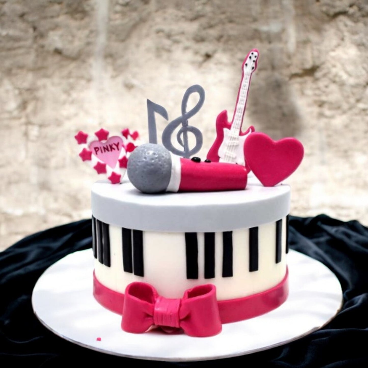 ZOROY Born To Rock- Musical Lovers Theme cake